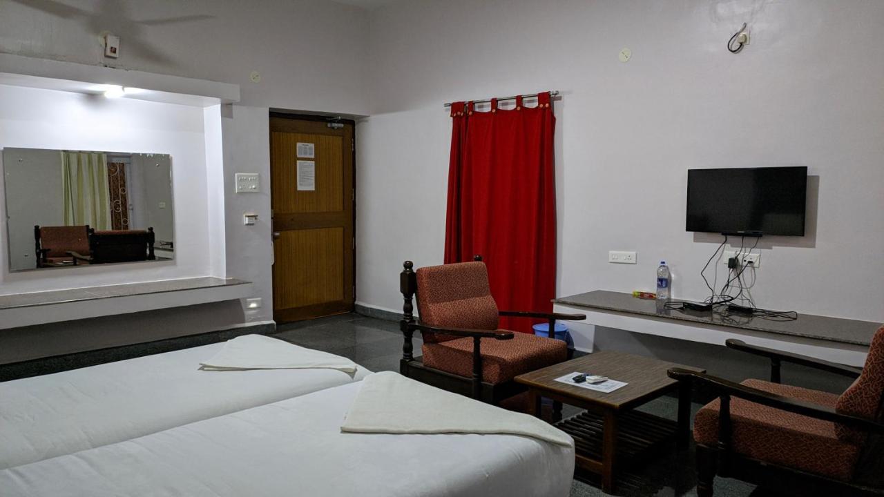 Kanthi Resorts Badami Bagalkot Экстерьер фото