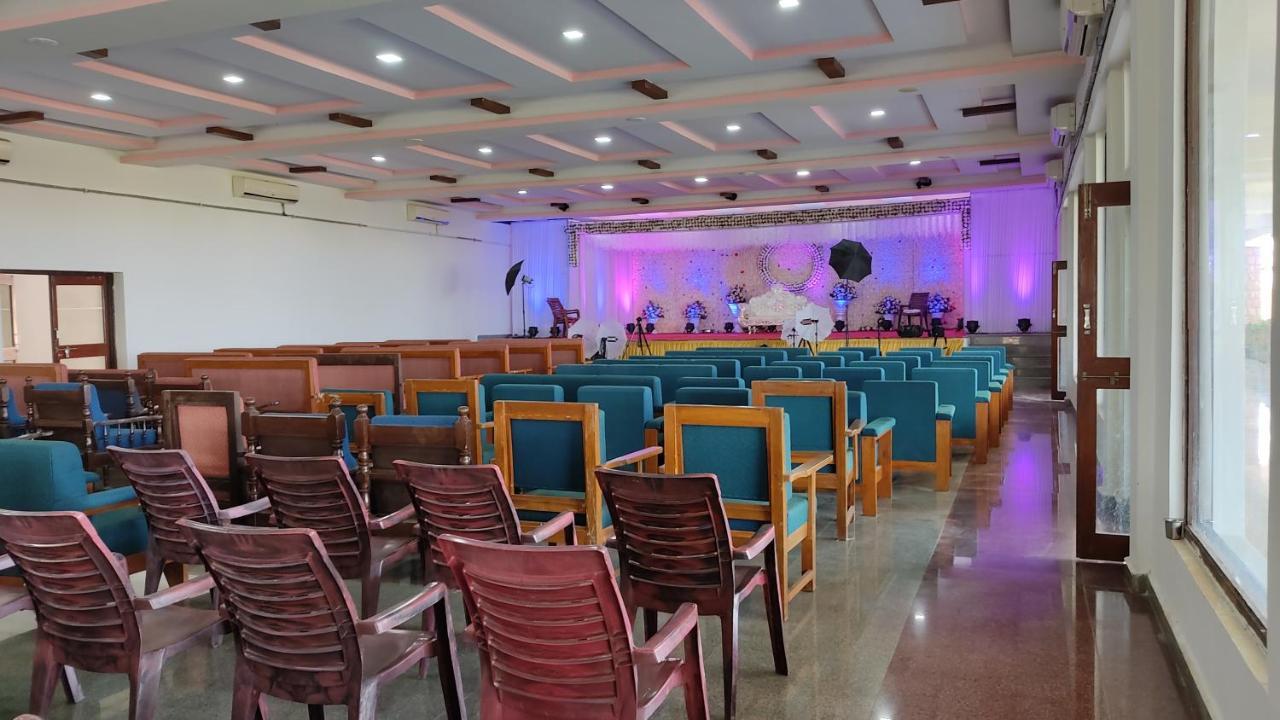 Kanthi Resorts Badami Bagalkot Экстерьер фото
