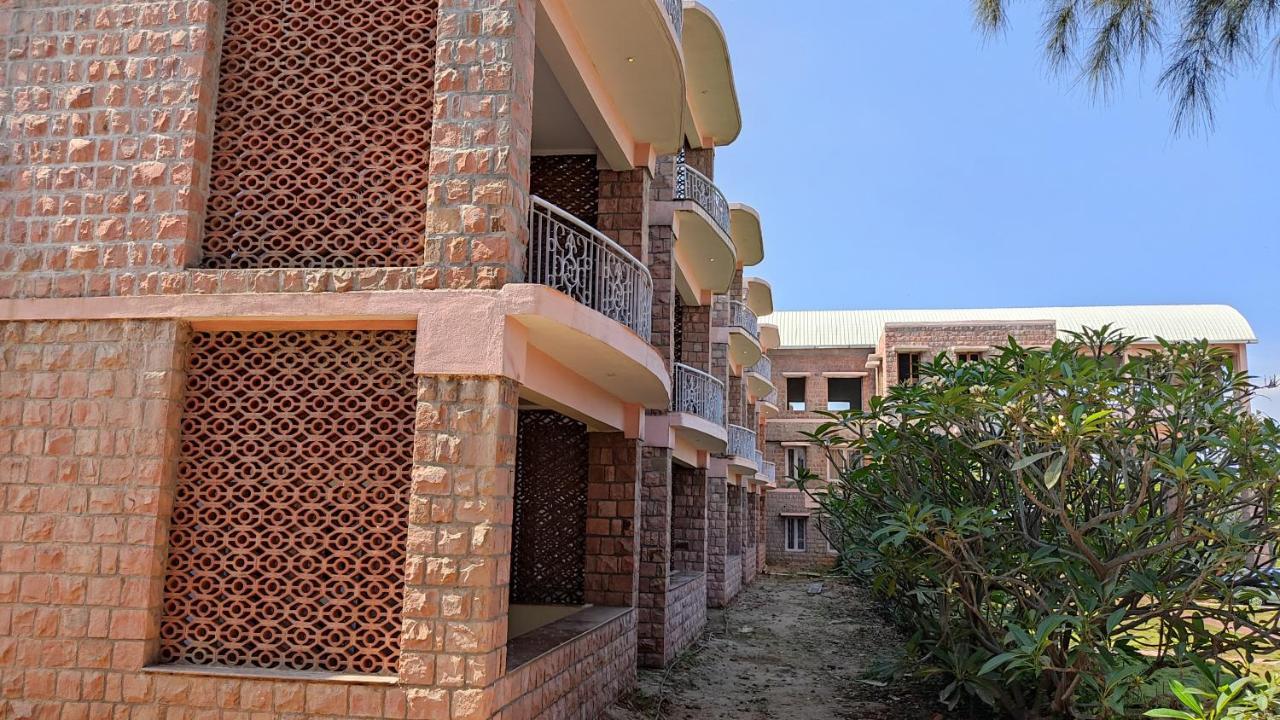 Kanthi Resorts Badami Bagalkot Экстерьер фото